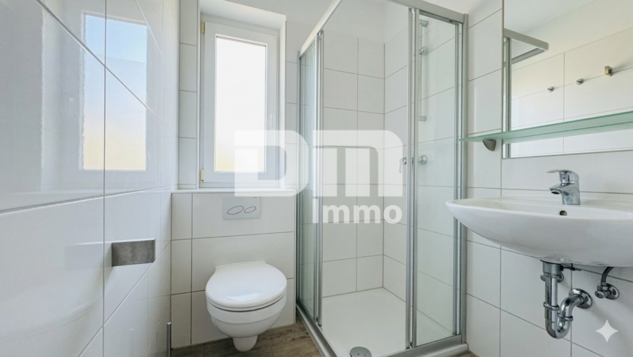 Moderne 4 Zimmer HP / EG Wohnung mit 2 Bädern und großer Terrasse direkt an der Uni - Bad / Dusche 2